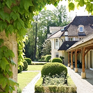 HOSTELLERIE DE LEVERNOIS - LEVERNOIS