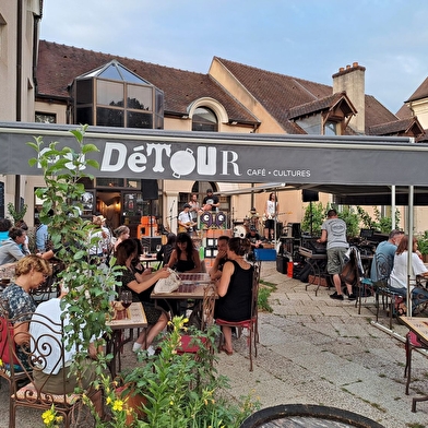 SALLE AU DETOUR