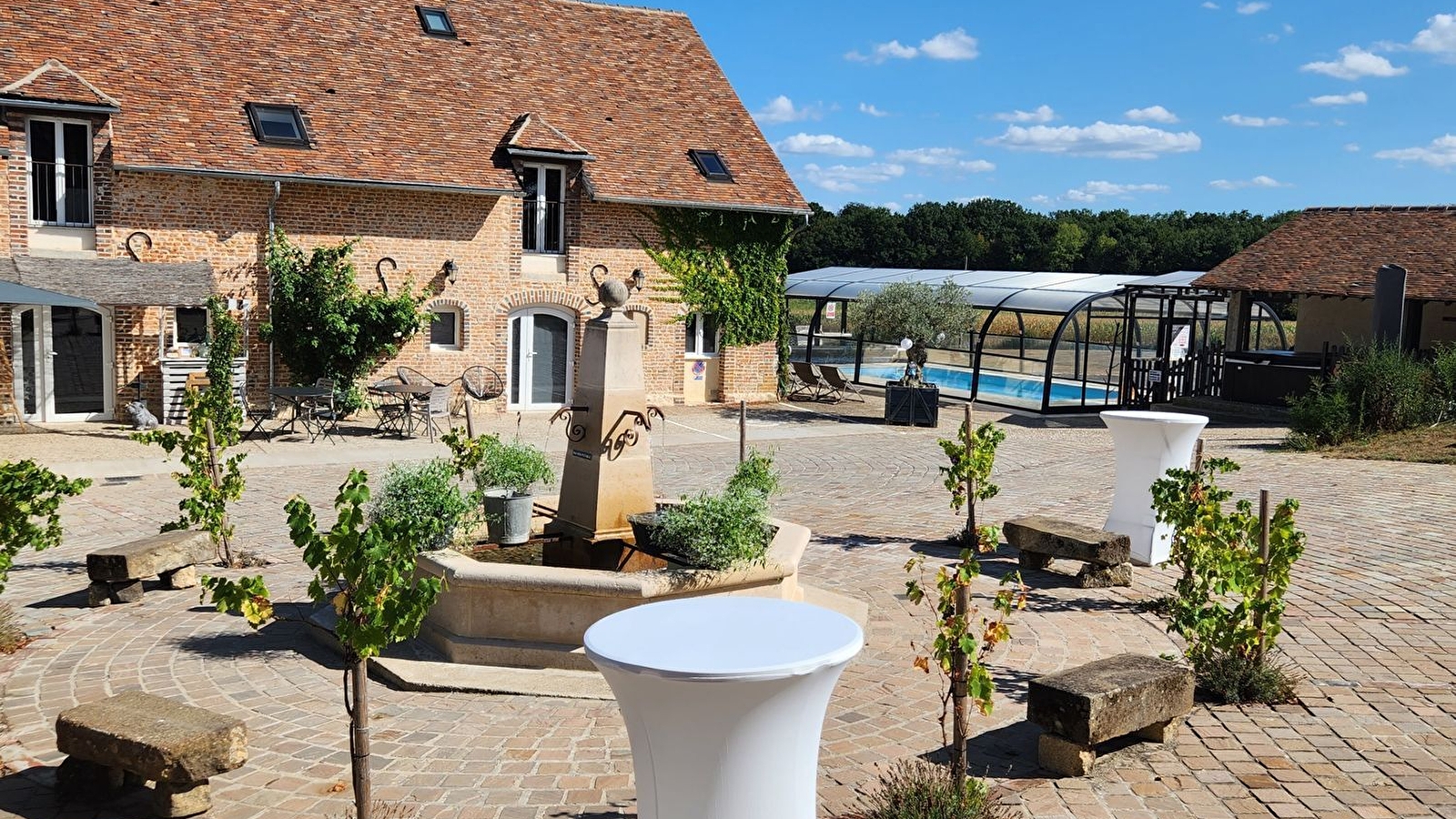 LES MAISONS BLANCHES